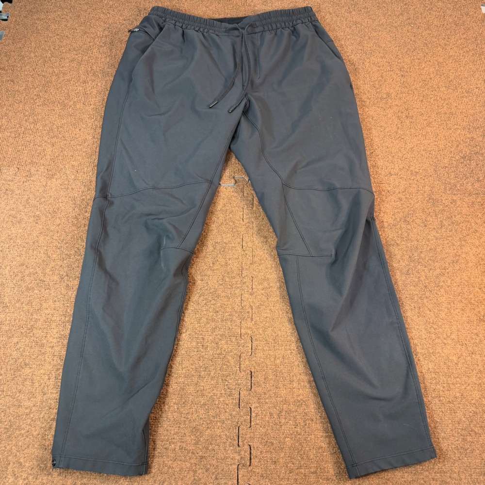 Lululemon License to Train Pant Mens Gray Jogger Tapered Athletic Size L 3152